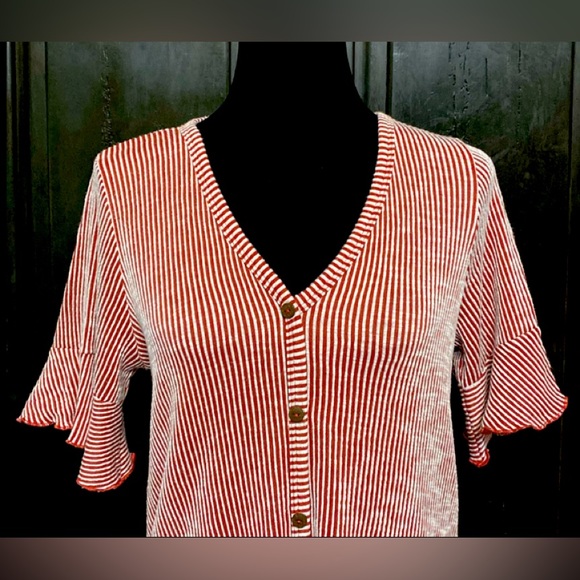 GYFT red/white stripe button down blouse - Size Medium - Picture 4 of 8